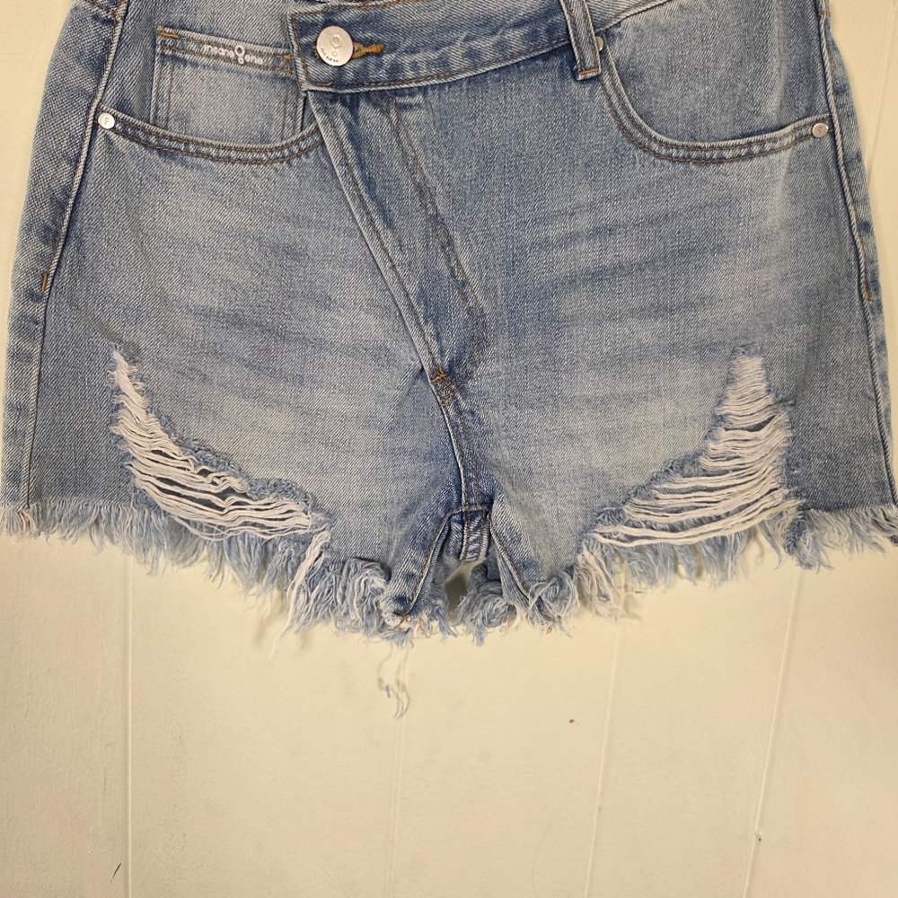 Insane Gene Light Wash Hi Rise Crossover Shorts Size Small - Picture 7 of 16